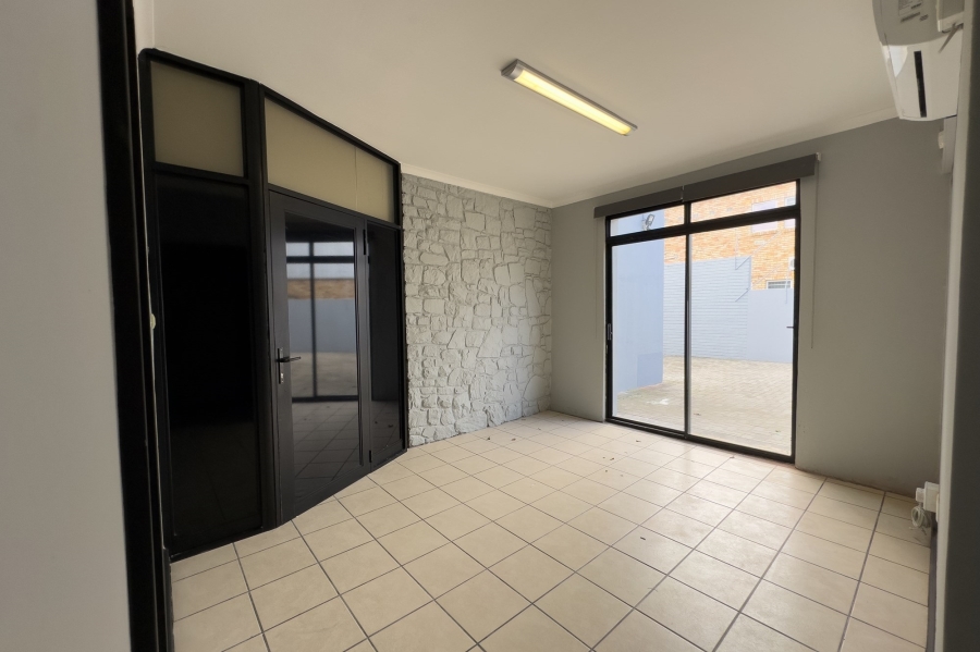 To Let commercial Property for Rent in Newton Park Eastern Cape